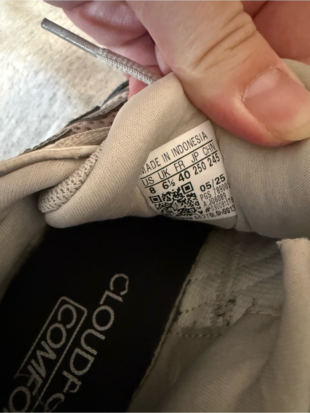 Adidas Women’s size 8 - Picture 6 of 8